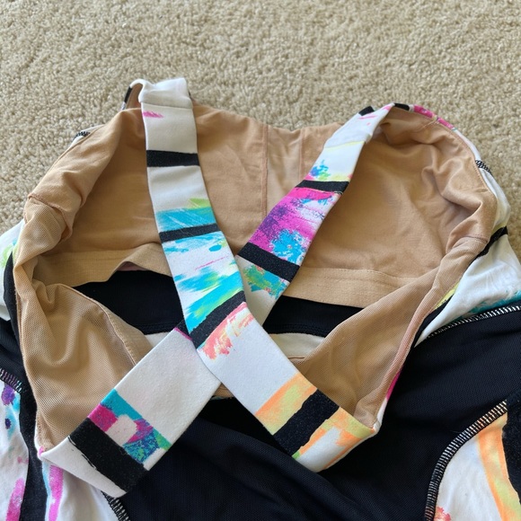 Lululemon Athletics workout top fun colors size 8 - Picture 4 of 4